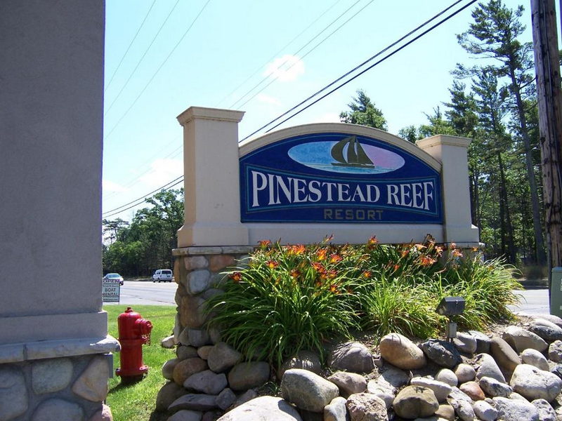 Pinestead Reef Resort (Reef Motel)